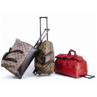 專業收購外貿箱包庫存 13362945048